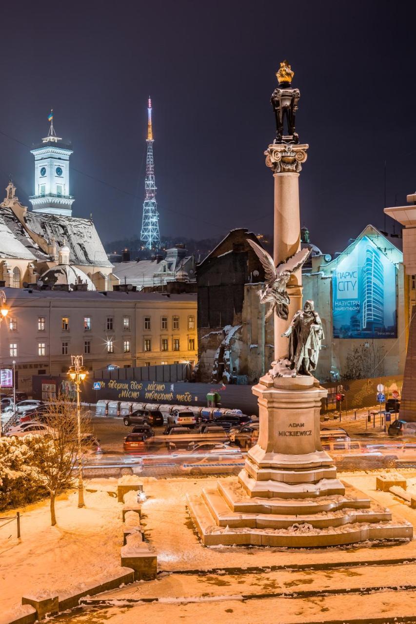 Romari Площа Міцкевича Leopoli Esterno foto